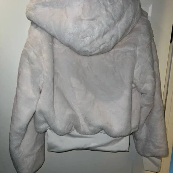 Alo Yoga Foxy Faux Fur Jacket - Picture 3 of 6